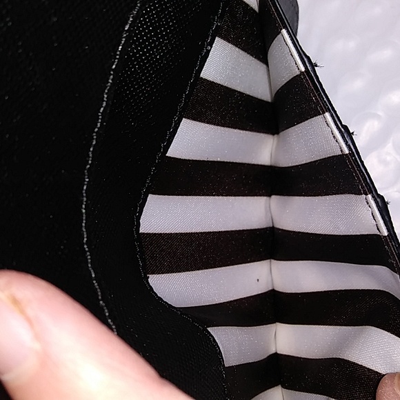 Henri Bendel Wallet, Card Holder and mini phone case in Black Leather - Picture 5 of 8